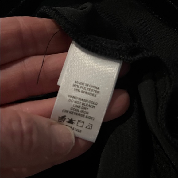 CeCe Black Stretch Velvet Button Down Blouse Shirt Top Size Medium - Picture 6 of 9